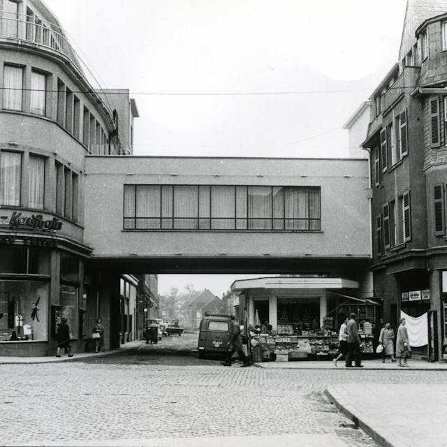 Das Bild zeigt das Eifel-Kaufhaus in Euskirchen im Jahr 1965.
