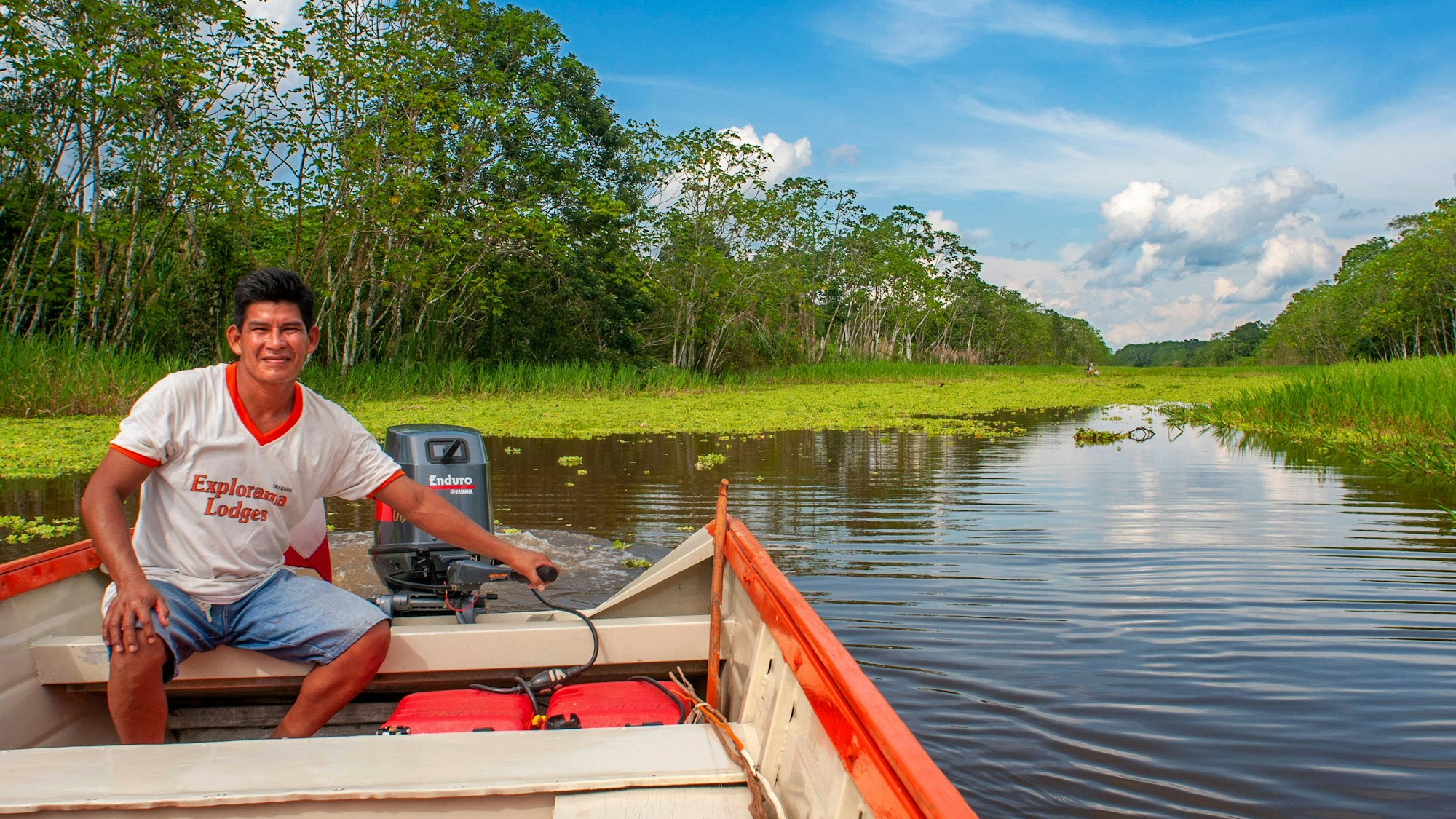 Amazonas-Fluss-Expedition mit dem Boot auf dem Amazonas bei Iquitos, Loreto, Peru.