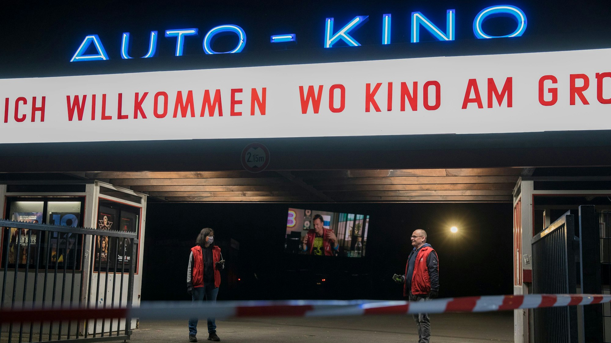 Das Autokino in Köln-Porz durfte während dem Corona-Shutdown geöffnet bleiben.


