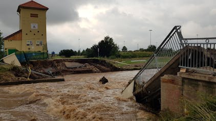 Bei der Flutkatastrophe wurde die Erftbrücke in Stotzheim zerstört.