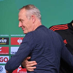 Schätzen sich: Freiburgs Trainer Christian Streich (links) und Noch-Bayern-Coach Thomas Tuchel.