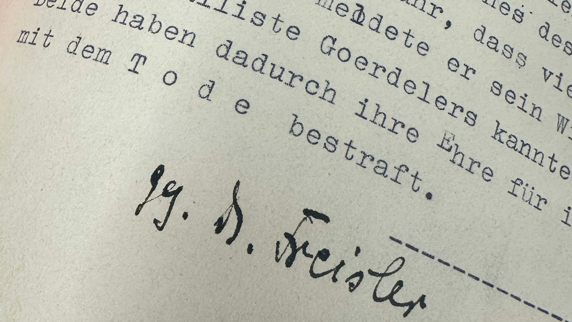 Das Todesurteil von Andreas Hermes, unterschrieben von Nazi-Richter Roland Freisler. Hermes wurde am 11. Januar 1945 zum Tode verurteilt.