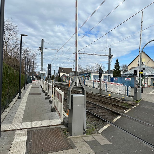 Blick auf die Haltestelle Mülldorf der Linien 66 und 67.