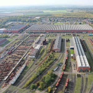 Auf dem Bild ist eine Luftaufnahme der RWE-Hauptwerkstatt zu sehen.