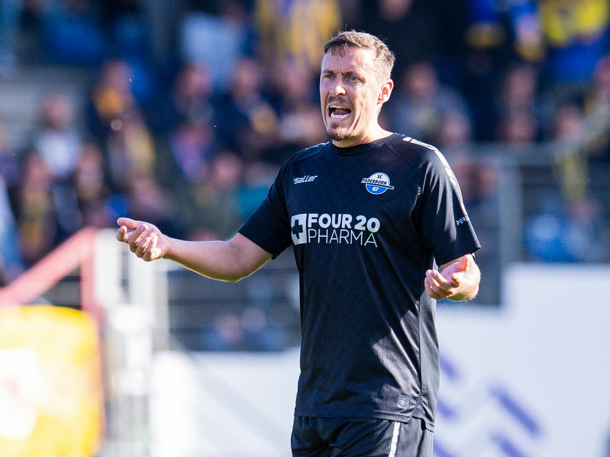 Max Kruse ärgert sich während eines Spiels des SC Paderborn.