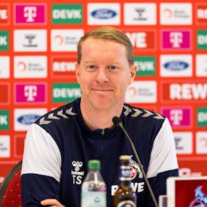 Timo Schultz Trainer auf einer Pressekonferenz beim 1. FC Köln