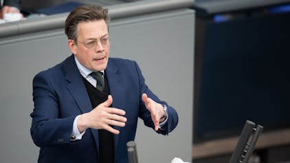 Konstantin von Notz (Bündnis 90/Die Grünen) spricht im Bundestag zum Thema Sicherheit informationstechnischer Systeme.