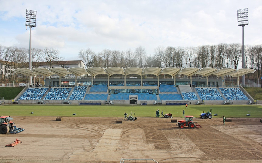 Rasen-Arbeiten im Ludwigsparkstadion.