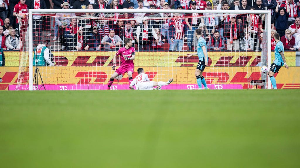 Sargis Adamyan (1. FC Köln) hatte die dicke Chance gegen Bayer Leverkusen
