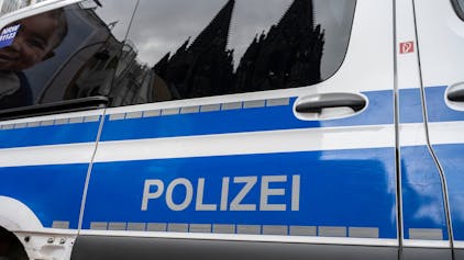01.03.2024, Köln: Die Polizei ist in der Innenstadt am Dom im Einsatz. Foto: Uwe Weiser