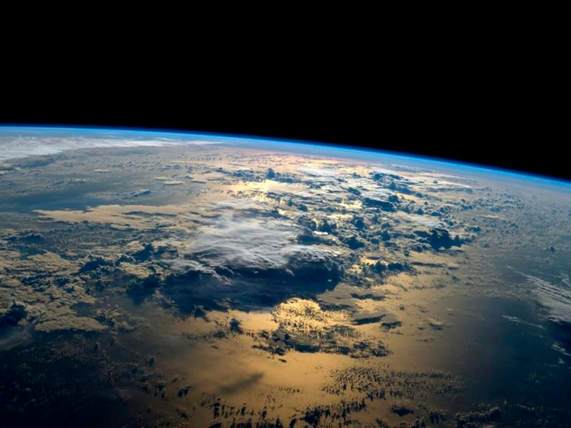 Ein von der NASA am 4. September 2014 zur Verfügung gestelltes Handout-Bild zeigt eine Ansicht der Erde, aufgenommen vom NASA-Astronauten Gregory Reid Wiseman aus den USA von der Internationalen Raumstation (ISS) im Weltraum.