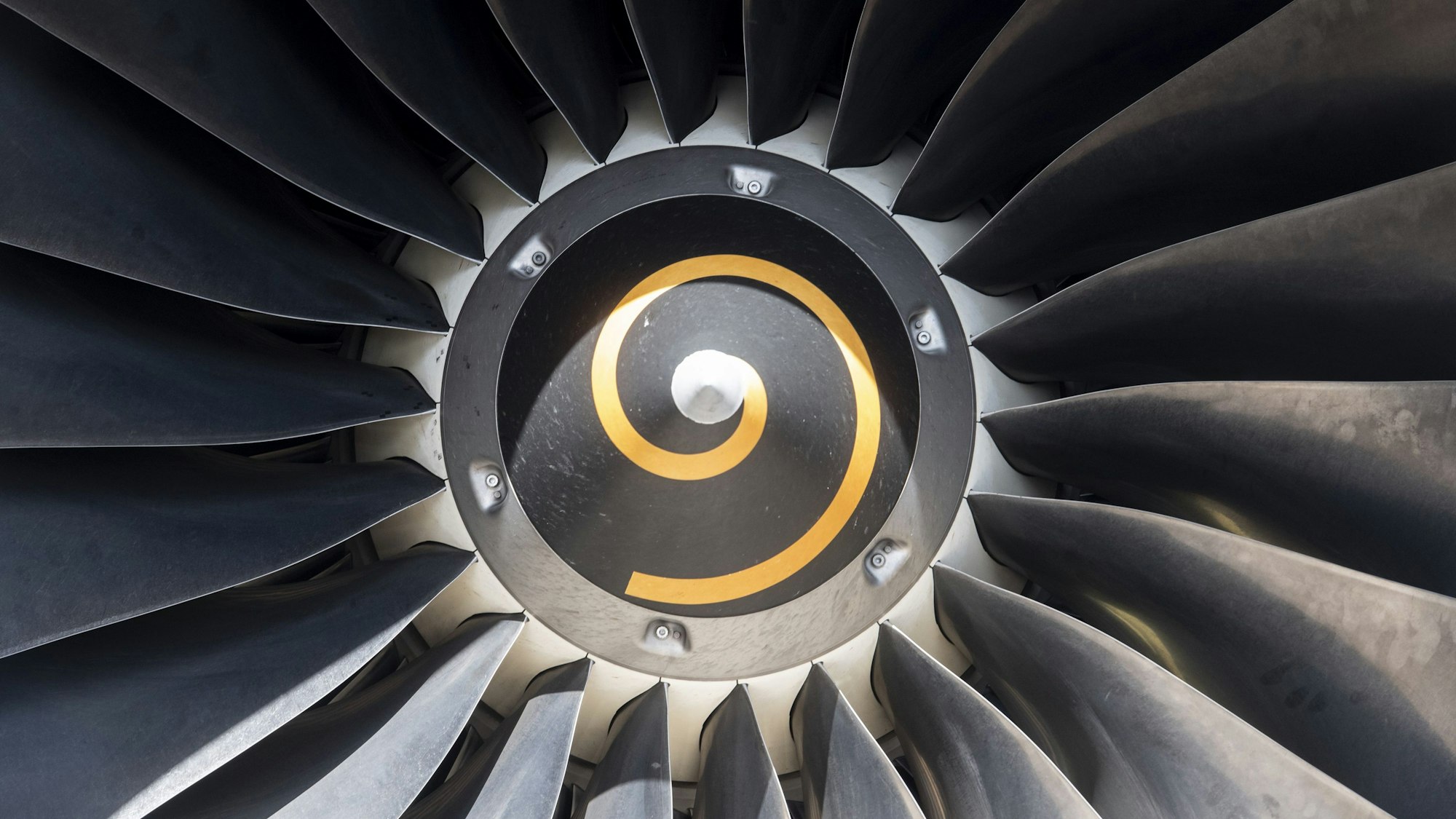 Eine Turbine des DLR-Forschungsflugzeugs A320 wird für Testzwecke zur Lärmminderung am Flughafen Zürich eingesetzt. (Symbolbild)