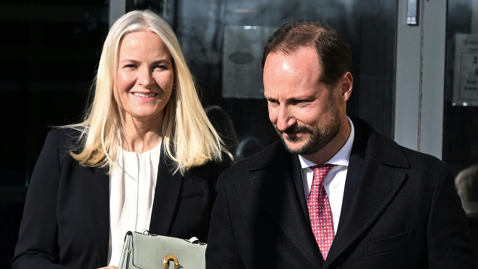 Mette-Marit und Haakon bei einem öffentlichen Auftritt Anfang März 2024.