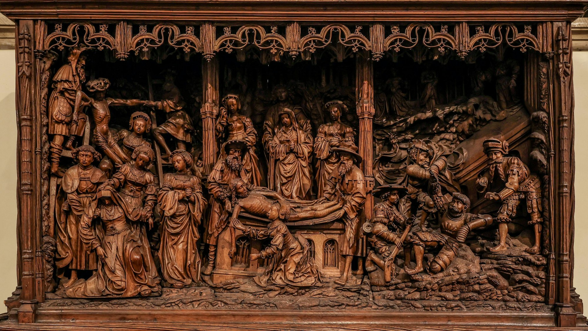 Szenen aus der Passionsgeschichte und der Ostererzählung in einer Holzschnitzarbeit aus Kalkar, um 1530/40



