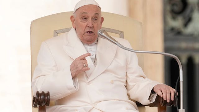 13.03.2024, Vatikan, Vatikanstadt: Papst Franziskus hält seine Rede während seiner wöchentlichen Generalaudienz auf dem Petersplatz. Foto: Andrew Medichini/AP +++ dpa-Bildfunk +++