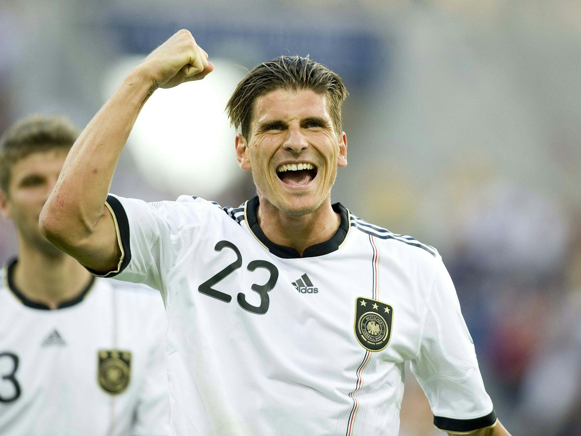 Mario Gomez jubelt über sein Tor zum 1:0 für Deutschland