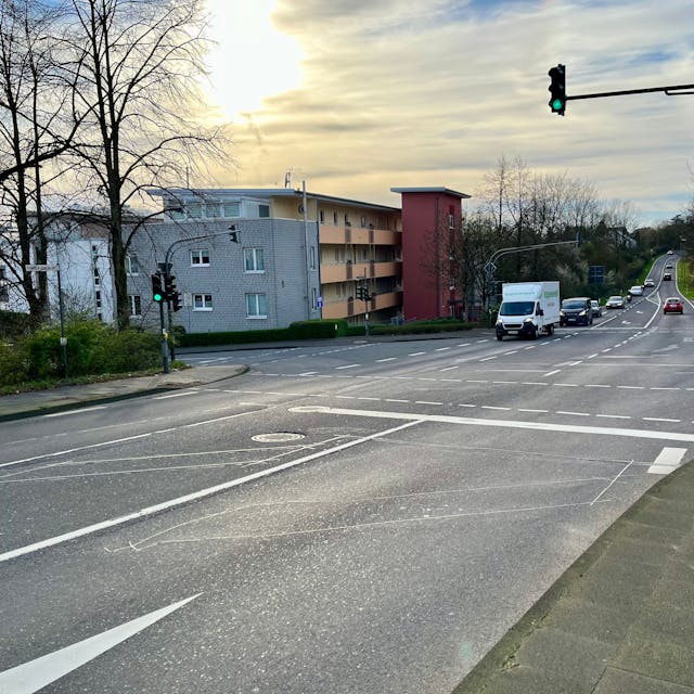 Blick auf die Landesstraße 291 in Burscheid, Richtung Leverkusen