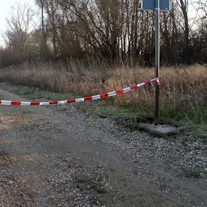 Hockenheim: Am Rheindamm wurde die Leiche einer Ukrainerin gefunden. Die Polizei die Sonderkommission „Rampe“ eingerichtet. Laut einem Bericht soll ein russisches Paar festgenommen worden sein.  (Archivbild)<br>dpa