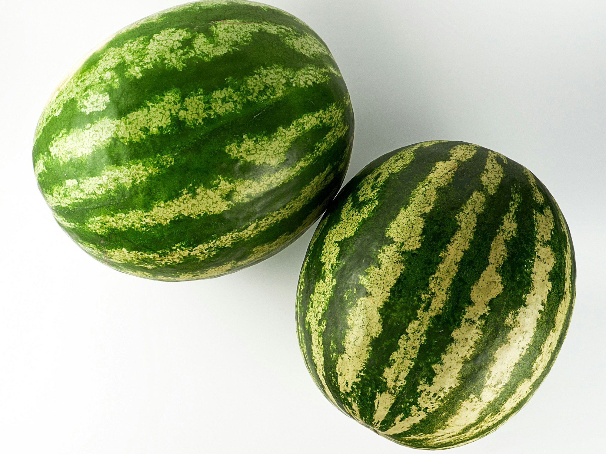 Zwei Wassermelonen.