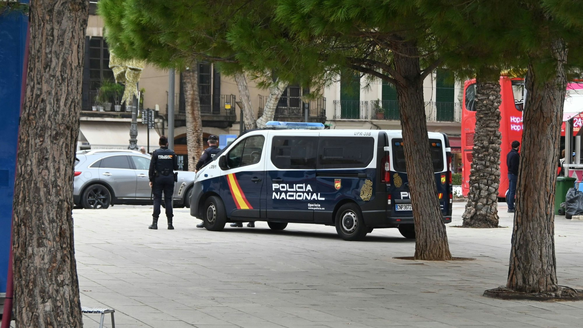 Ein Fahrzeug der Nationalpolizei in Palma de Mallorca. Auf der Insel wurde ein Deutscher wegen des Verdachts der Fahrerflucht festgenommen.
