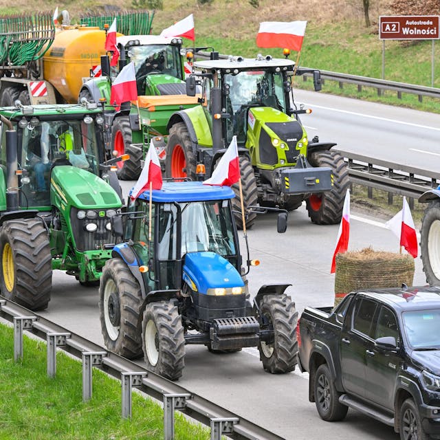 Polnische Bauern protestierten am Dienstag mit Traktoren in Slubice gegen die Importe aus der Ukraine.
