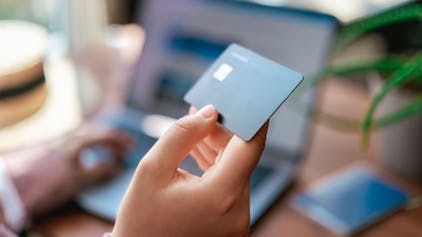Kreditkarte zur Bezahlung einer Online-Buchung&nbsp;