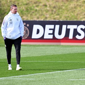 Bundestrainer Julian Nagelsmann leitet das Training.