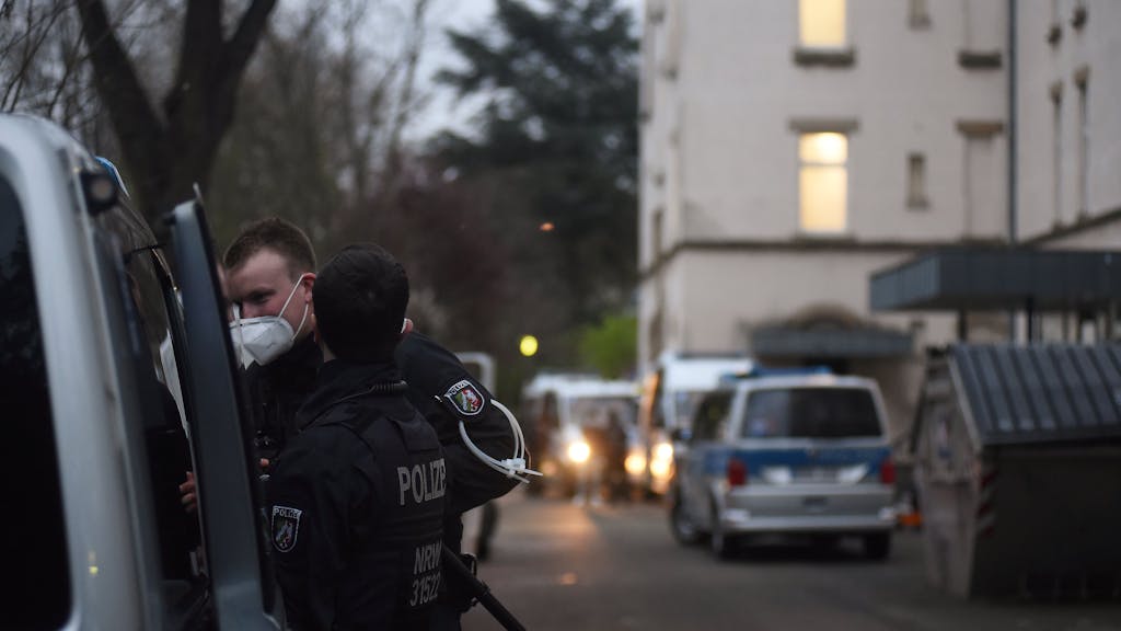 Die Kölner Polizei bei einem Einsatz in Köln.