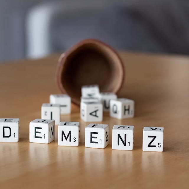 Über Cannabis bei Demenz und Alzheimer informieren.