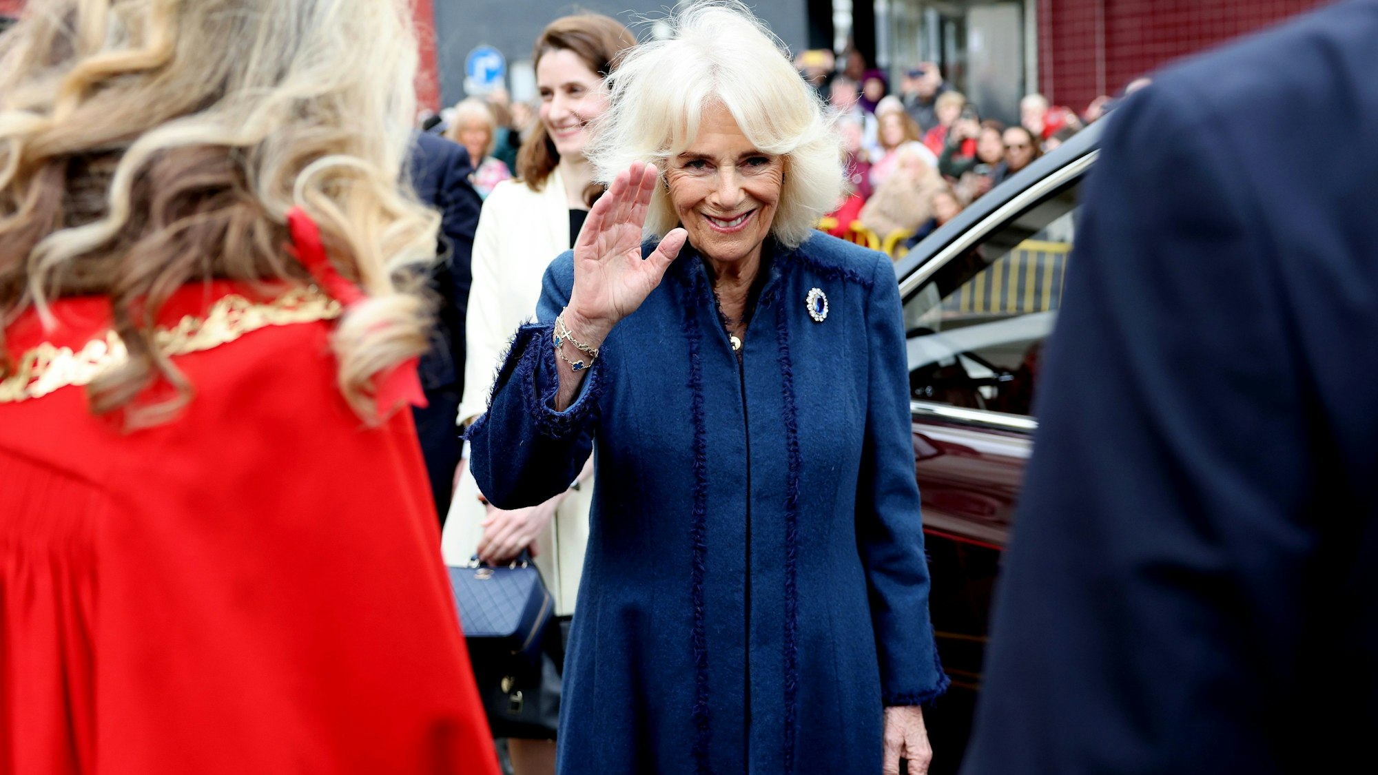 Königin Camilla bei einem Besuch im Douglas Borough Council.