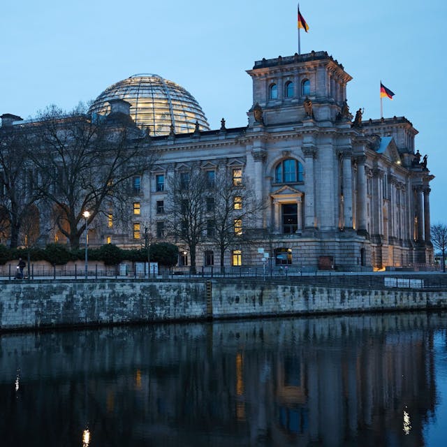 Blick am frühen Morgen auf das Reichstagsgebäude.&nbsp;