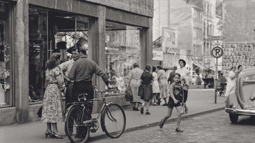 Das Foto zeigt die Kölner Severinstraße in den 1950er Jahren.