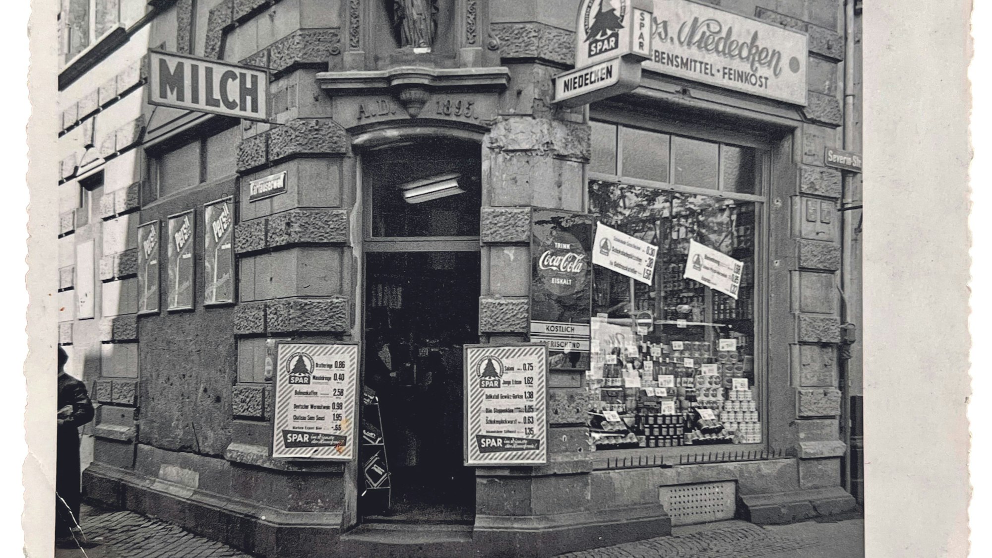 Das Bild zeigt den Laden „Niedecken“ an der Severinstraße 1.