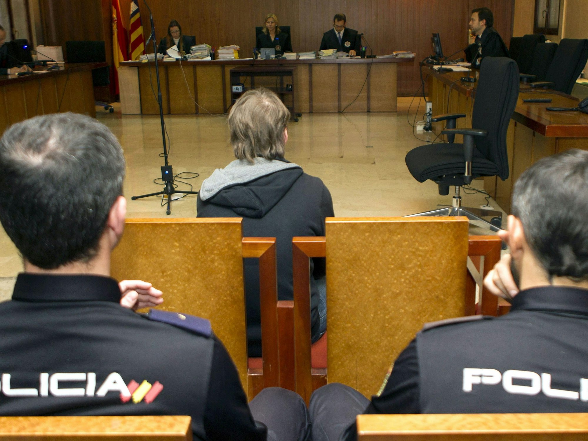 Das Foto zeigt einen deutschen Staatsbürger 2013 bei einem Prozess vor dem Gericht in Palma de Mallorca.