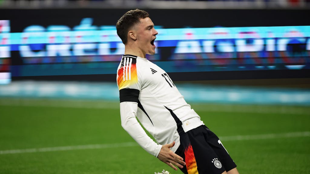 Deutschlands Florian Wirtz jubelt nach seinem Treffer zum 1:0 gegen Frankreich.