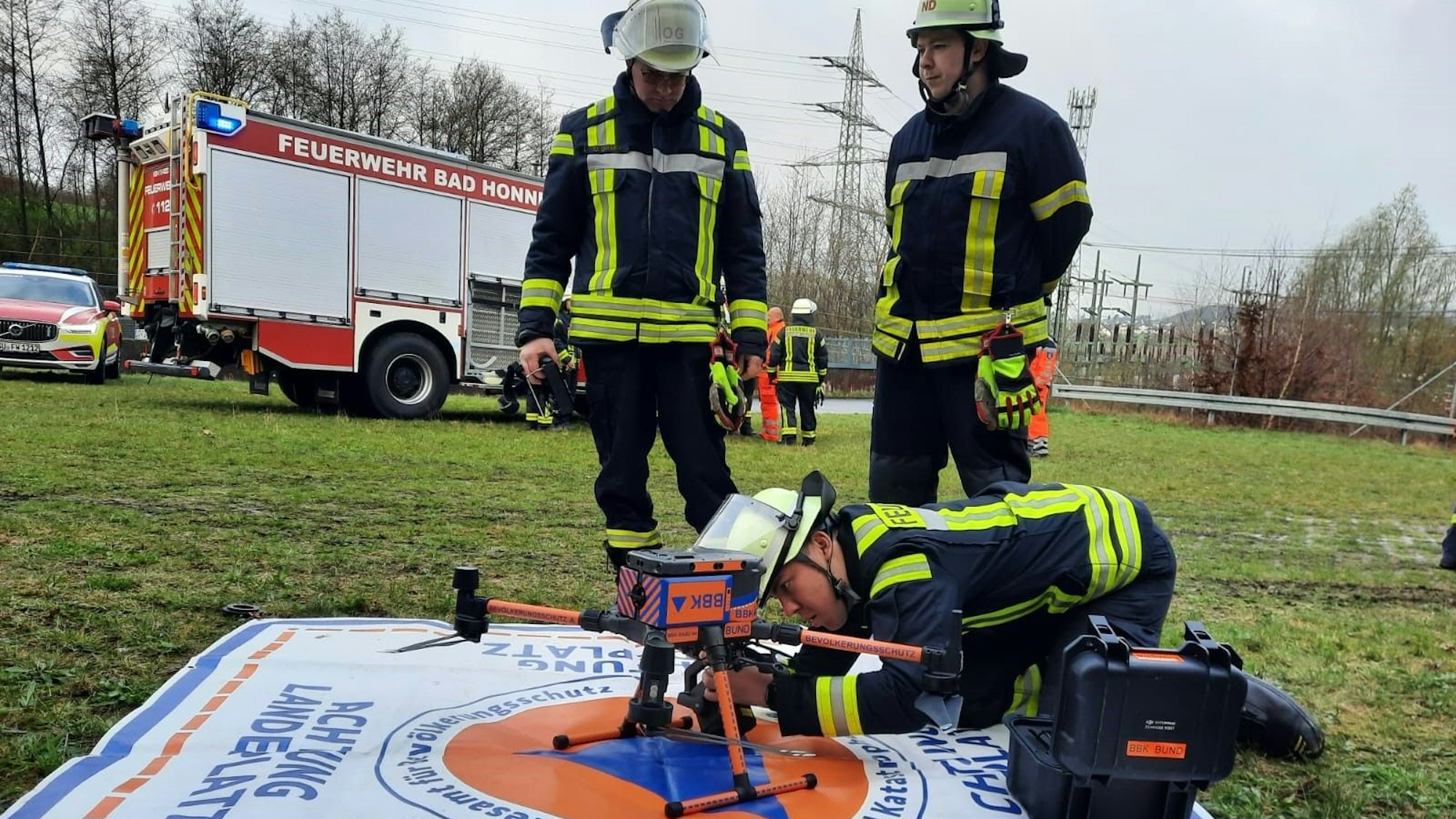 Die Drohneneinheit der Feuerwehr Königswinter fand den Tierkadaver an der Strecke.