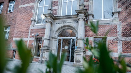 Der Eingang zum Robert Koch-Institut (RKI) im Dezember 2020.