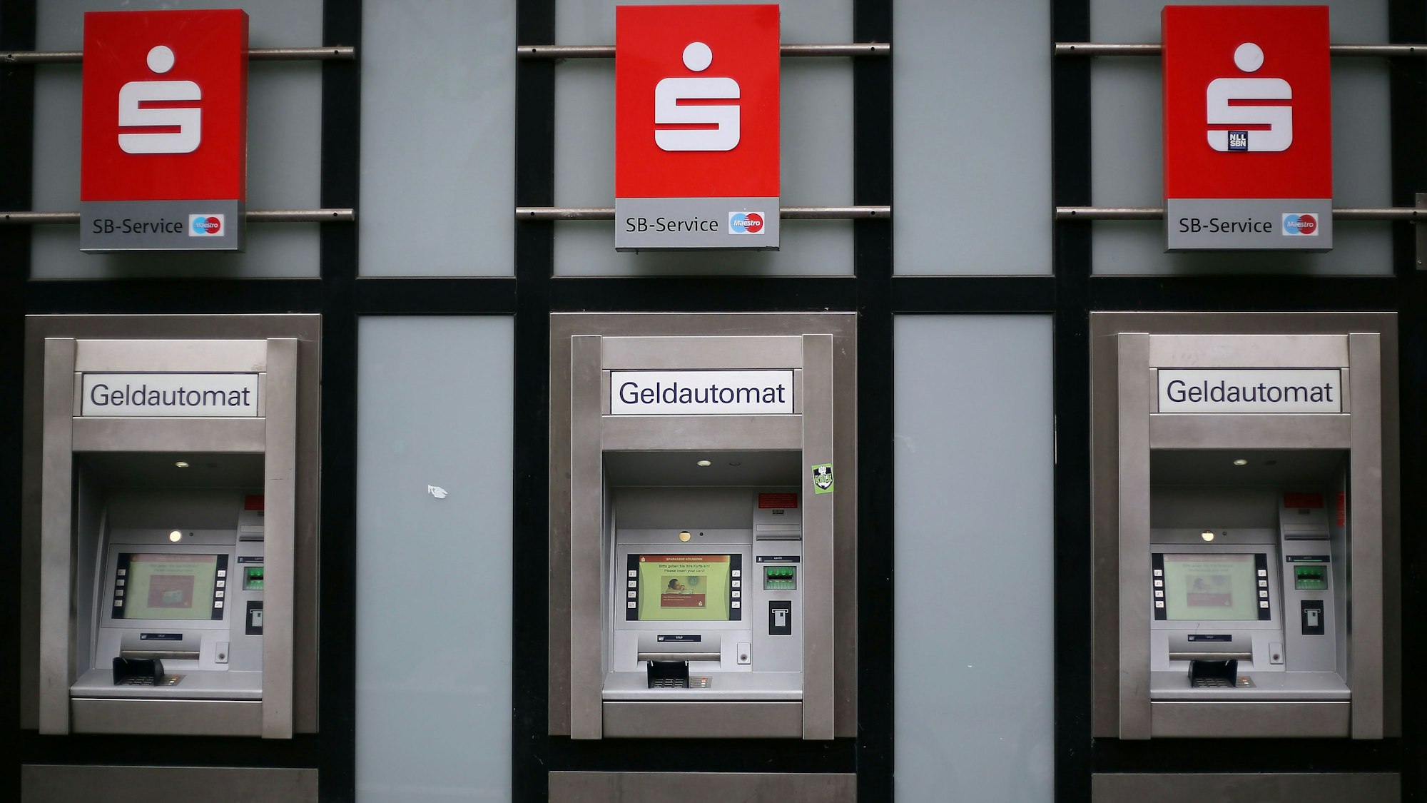 Geldautomaten der Sparkasse Köln-Bonn.