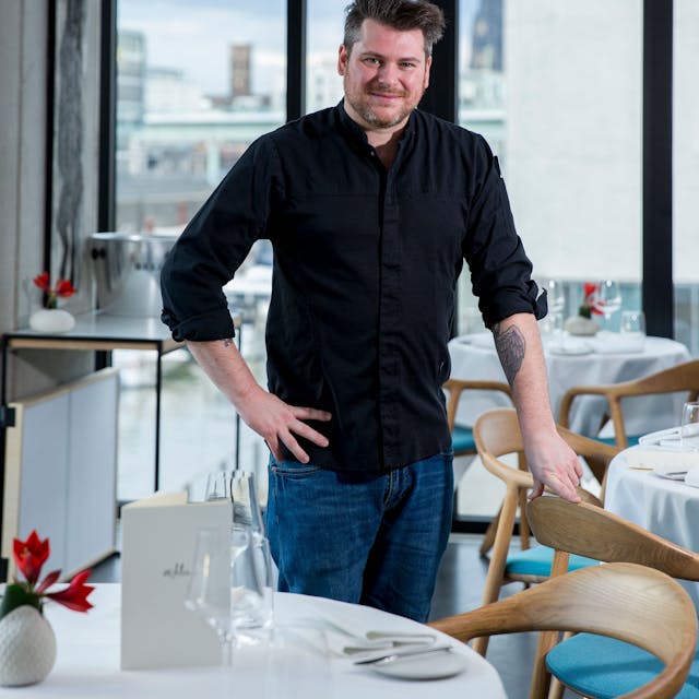 Daniel Gottschlich, Küchenchef und Inhaber des Restaurants Ox &amp; Klee in Köln darf sich über zwei Michelinsterne freuen.
