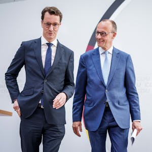 Hendrik Wüst (CDU), Ministerpräsident von Nordrhein-Westfalen, und Friedrich Merz, CDU Bundesvorsitzender,(Archivbild)