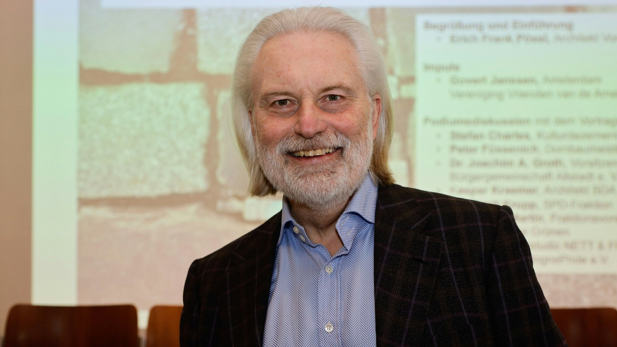 Dr. Joachim A. Groth.