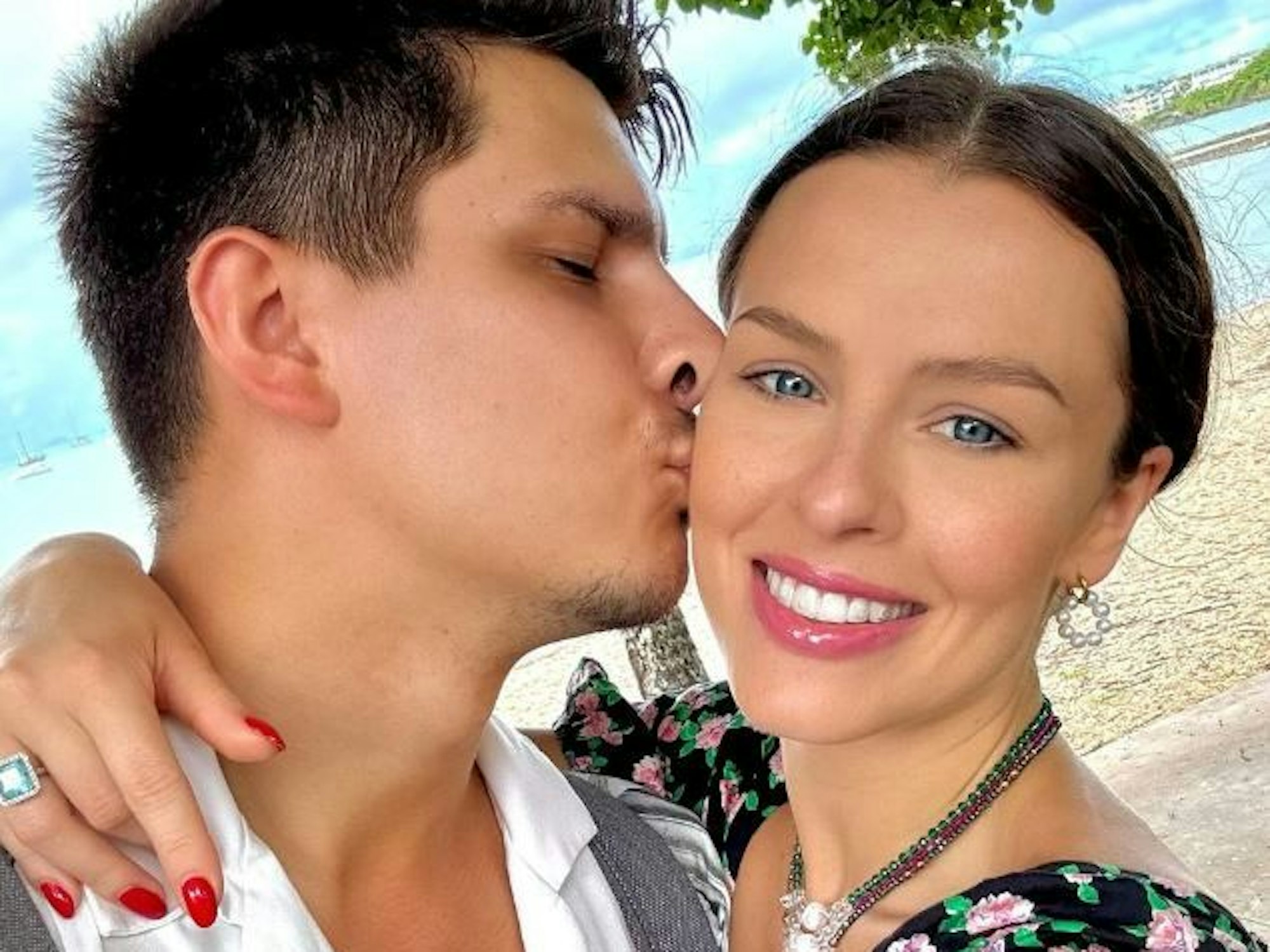 Patricija und Alexandru Ionel (das Selfie teilten sie am 5. Februar 2024 auf Instagram) zeigen hin und wieder auch ihren Sohn in dem sozialen Netzwerk.