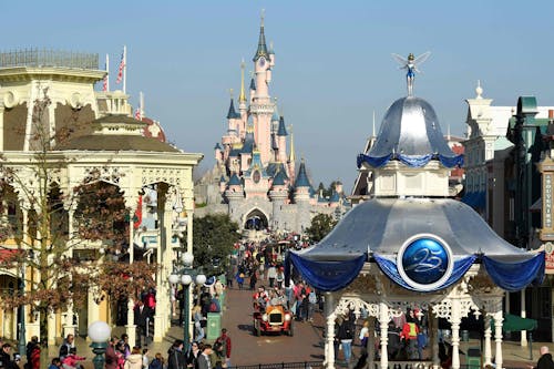 Die "Hauptstraße" im Disneyland Paris.