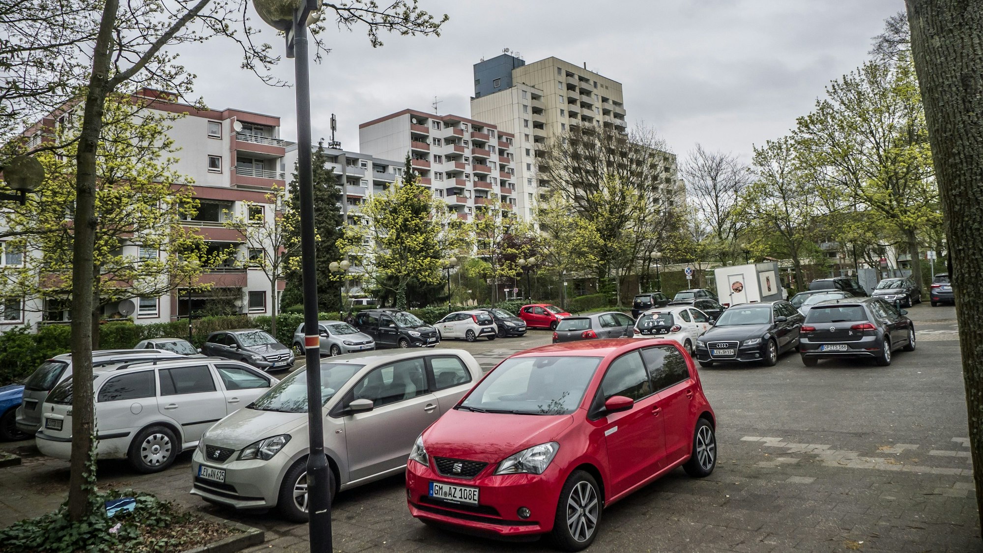 Am Ende einer umfangreichen Such- und Auswahlprozedur sind zwei Manforter Parkplätze herausgekommen, die die Stadt zum Teil entsiegeln kann. Der Kirmesplatz an der Scharnhorststraße ist einer der beiden.