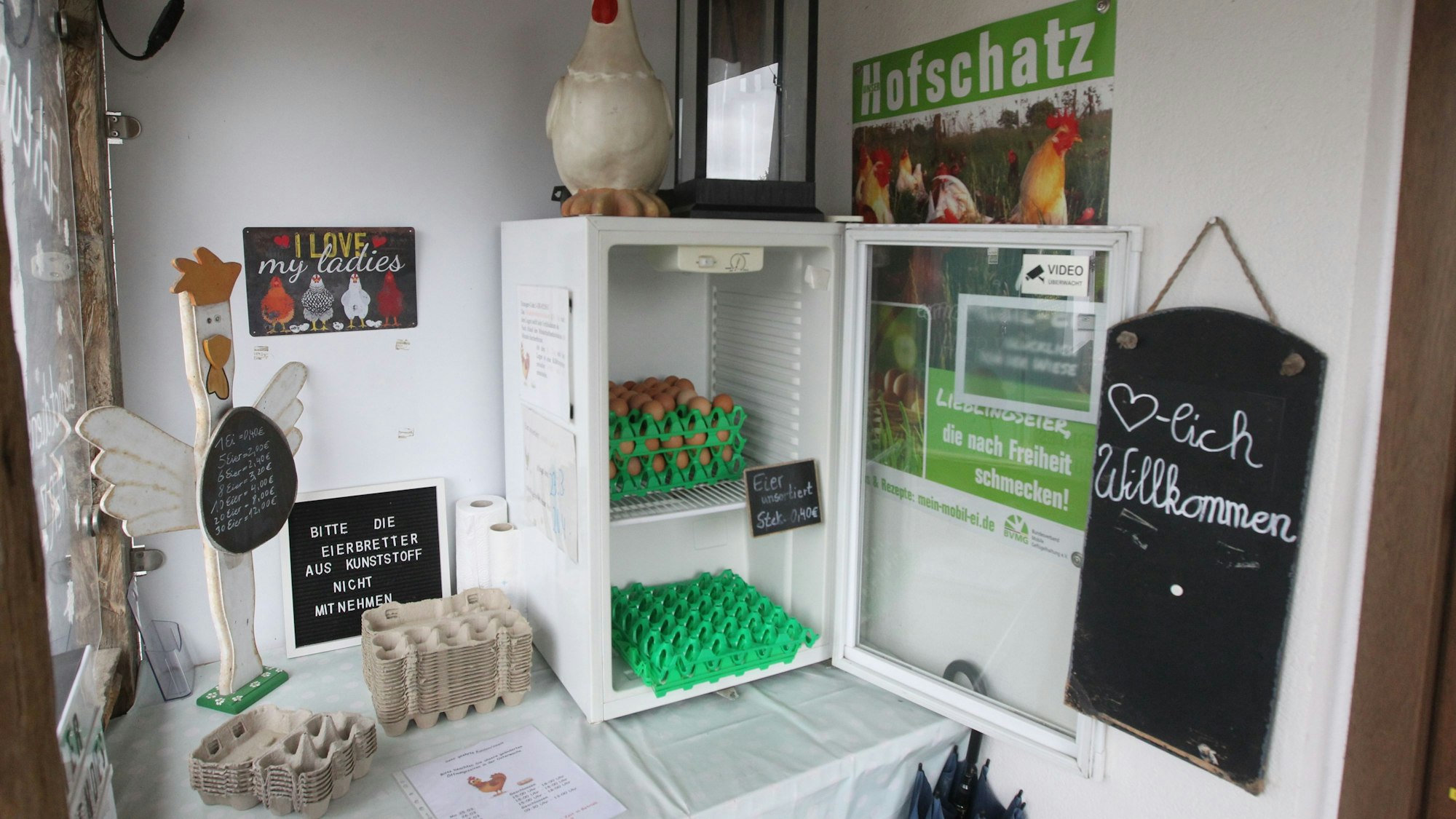 Eier-Notdienst-Hütte am Scheider Hof in Lohmar Scheid.