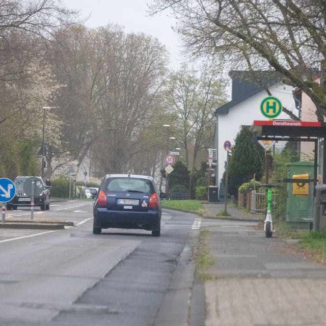 Die Bushaltestelle "Dorotheenstraße" auf der Königsberger Straße wird während der Bauzeit nicht angefahren. 