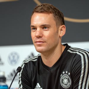 Auch bei dem Fußball-Profi Manuel Neuer, hier im Oktober 2019, wurde Krebs diagnostiziert.