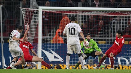Raul Bobadilla erzielt ein Tor gegen den 1. FC Köln.