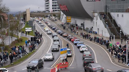 Tausende Autofans treffen sich am Karfreitag (29. März) am Nürburgring.