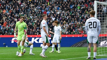 Borussia-Spieler nach dem dritten Gegentor gegen Freiburg.